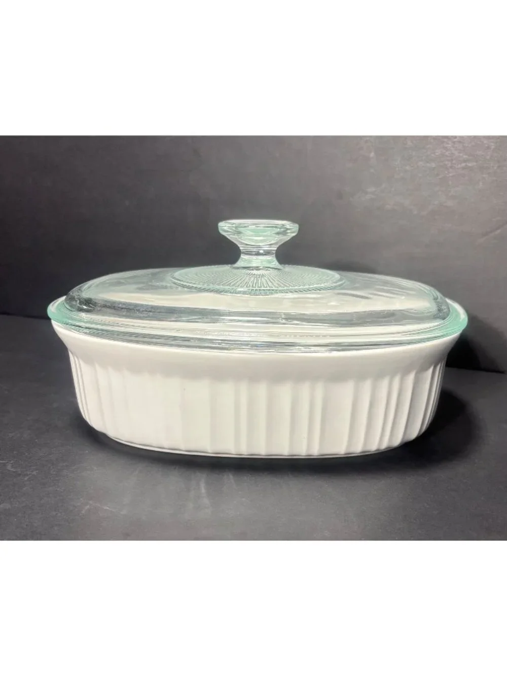 CorningWare French White 1 1/2 Qt Oval Casserole Dish With A Pyrex Glass Lid
